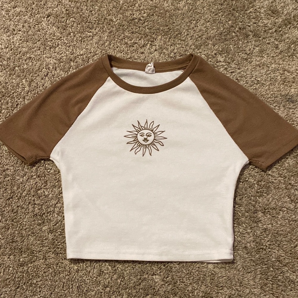 Sun tee. Size: M     Brand:Shein.  Color: white and brown